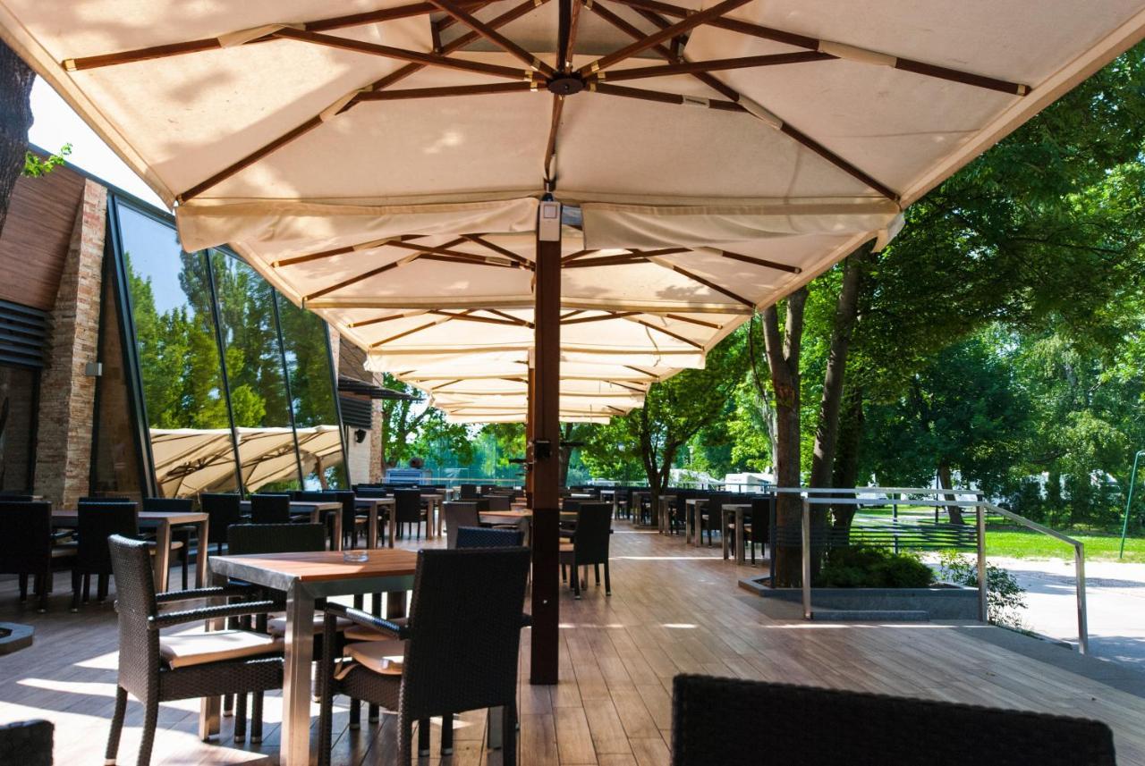 Villas And Apartments Oaza Ilidža Екстериор снимка